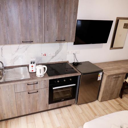 Napoli Suites Studios Aparthotel Saint Julian's ภายนอก รูปภาพ