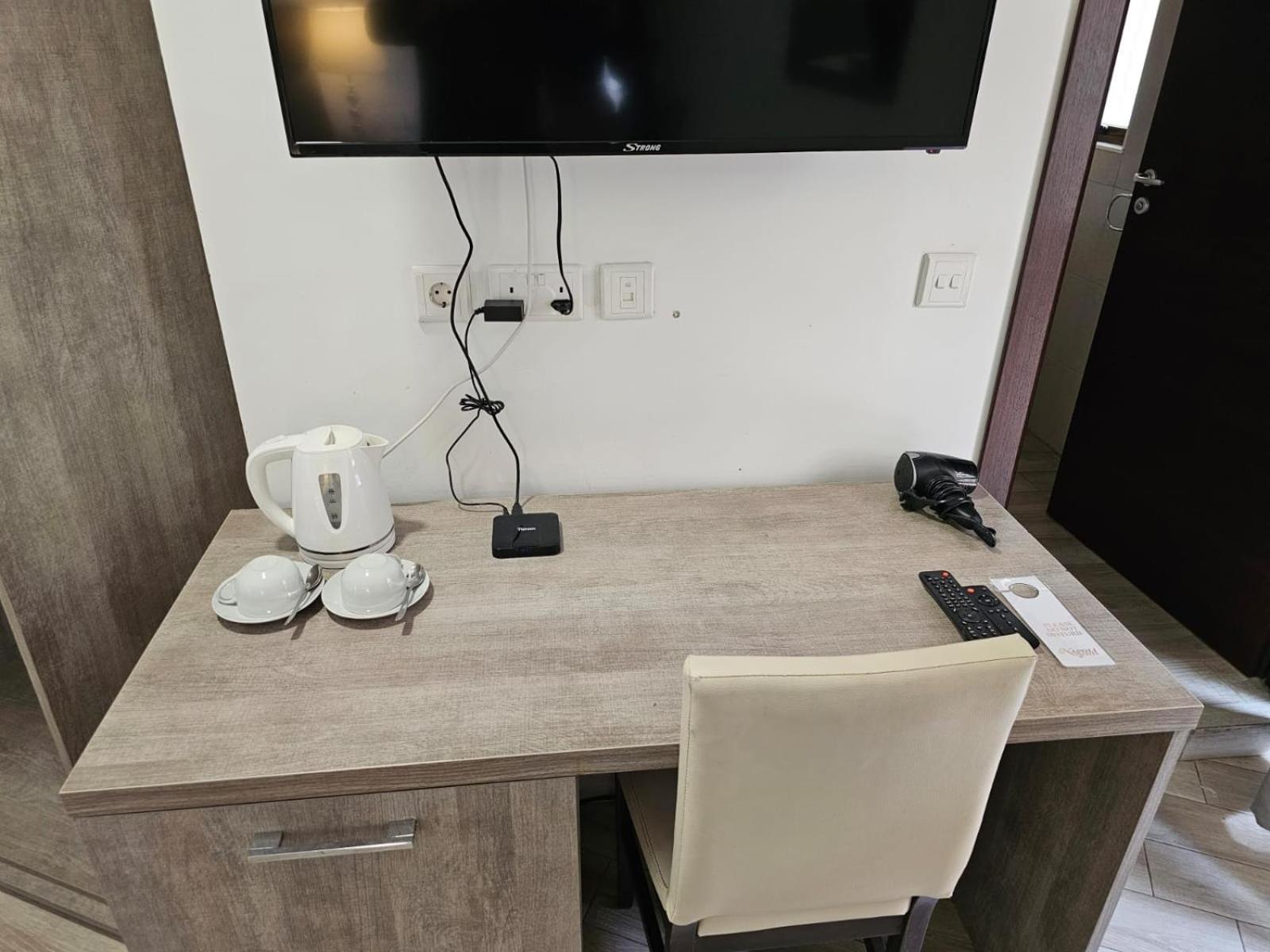 Napoli Suites Studios Aparthotel Saint Julian's ภายนอก รูปภาพ