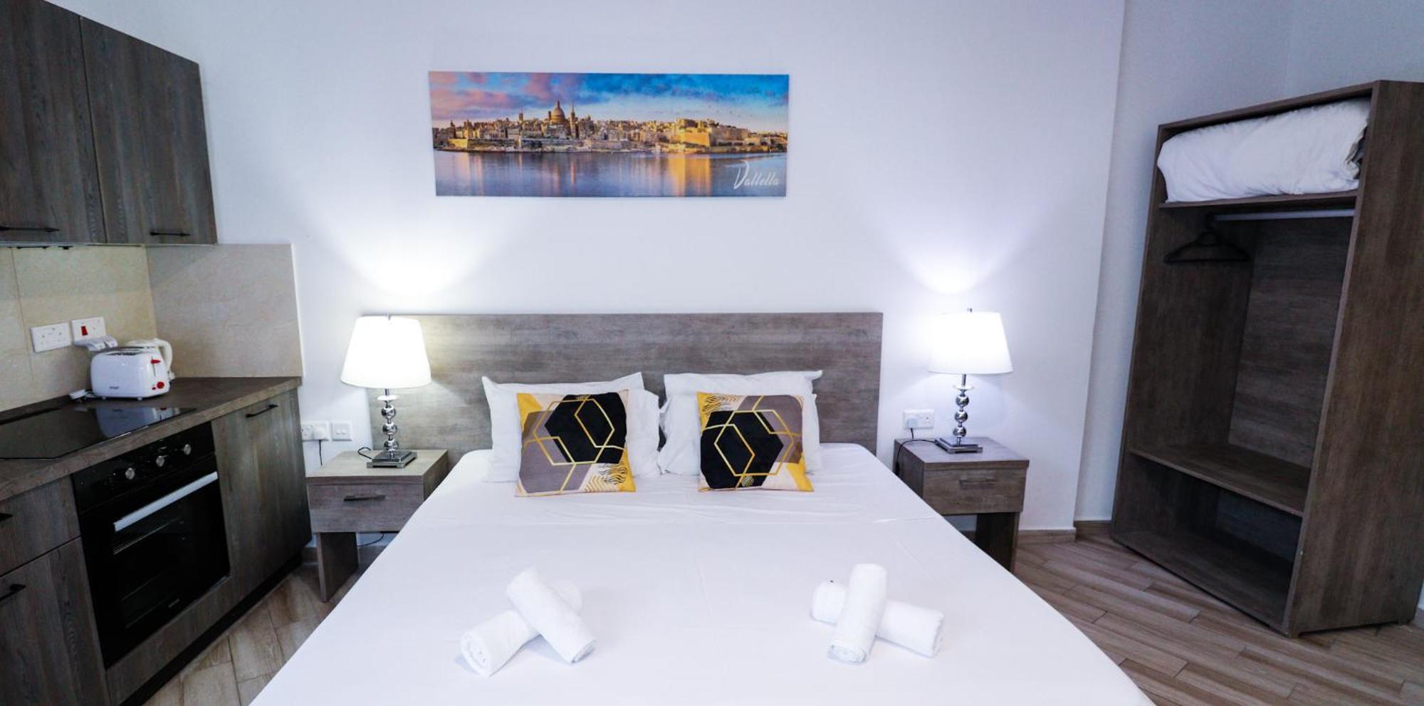 Napoli Suites Studios Aparthotel Saint Julian's ภายนอก รูปภาพ