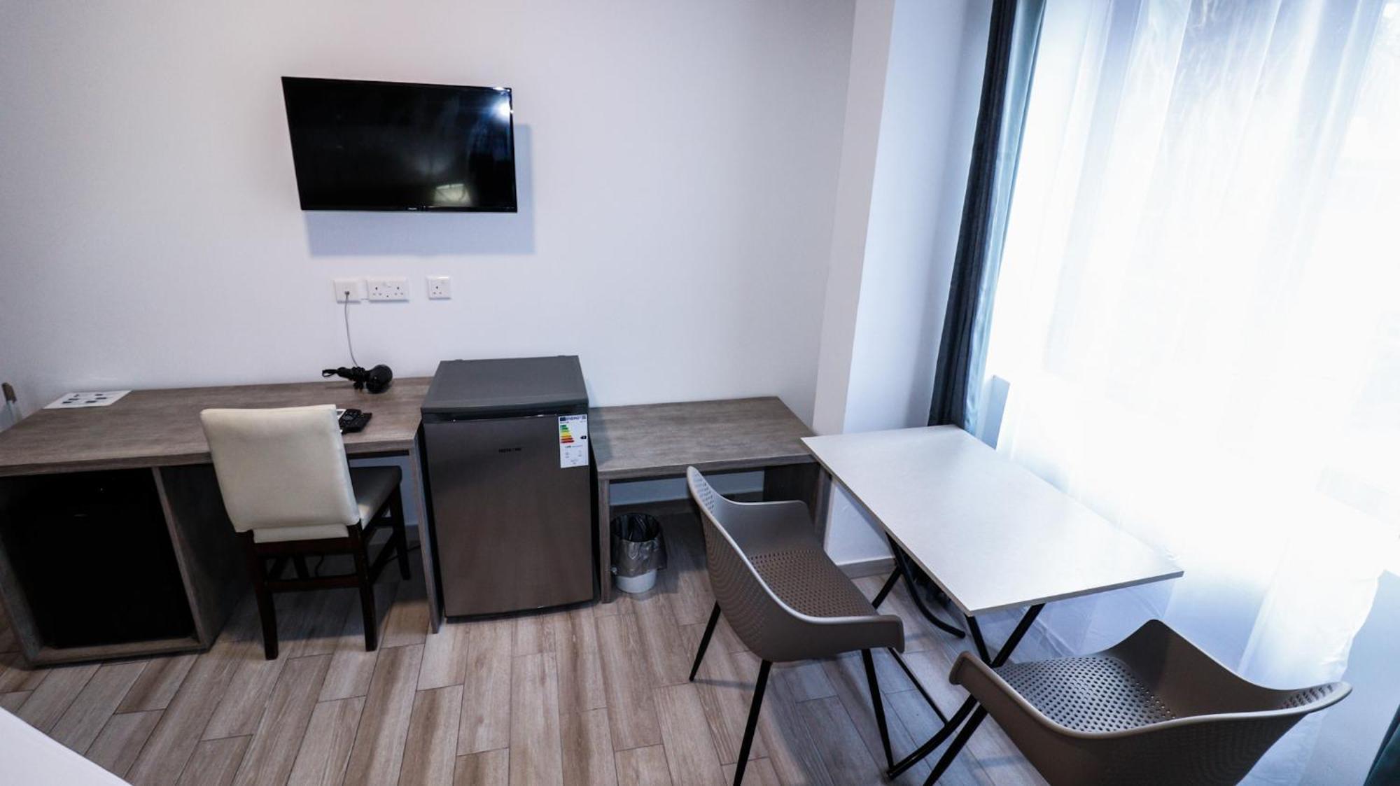 Napoli Suites Studios Aparthotel Saint Julian's ภายนอก รูปภาพ