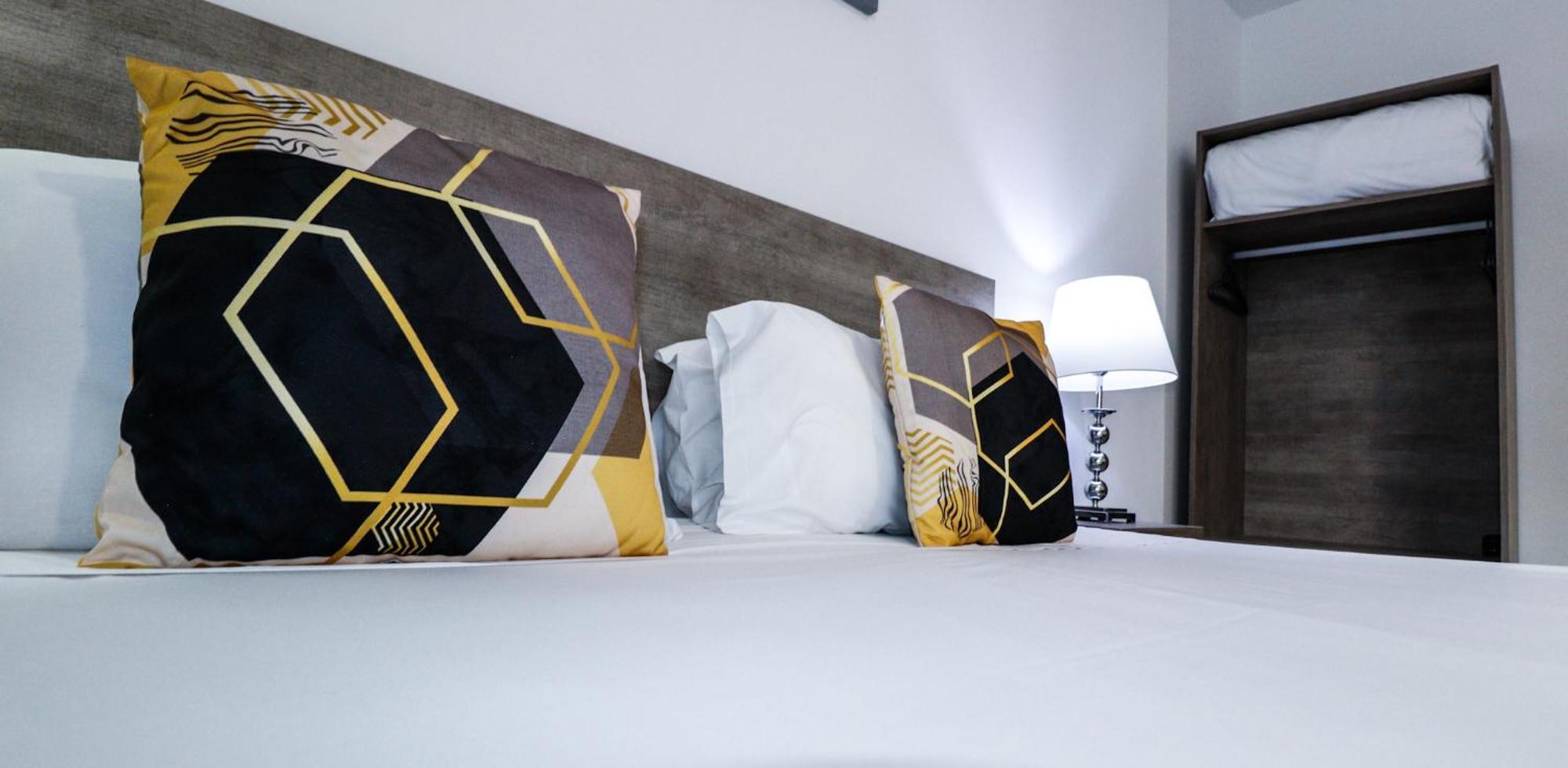 Napoli Suites Studios Aparthotel Saint Julian's ภายนอก รูปภาพ