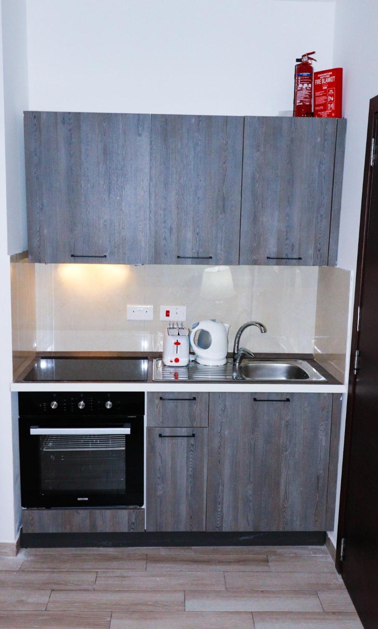 Napoli Suites Studios Aparthotel Saint Julian's ภายนอก รูปภาพ
