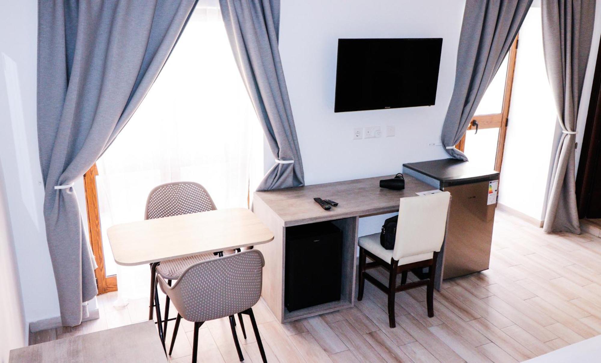 Napoli Suites Studios Aparthotel Saint Julian's ภายนอก รูปภาพ