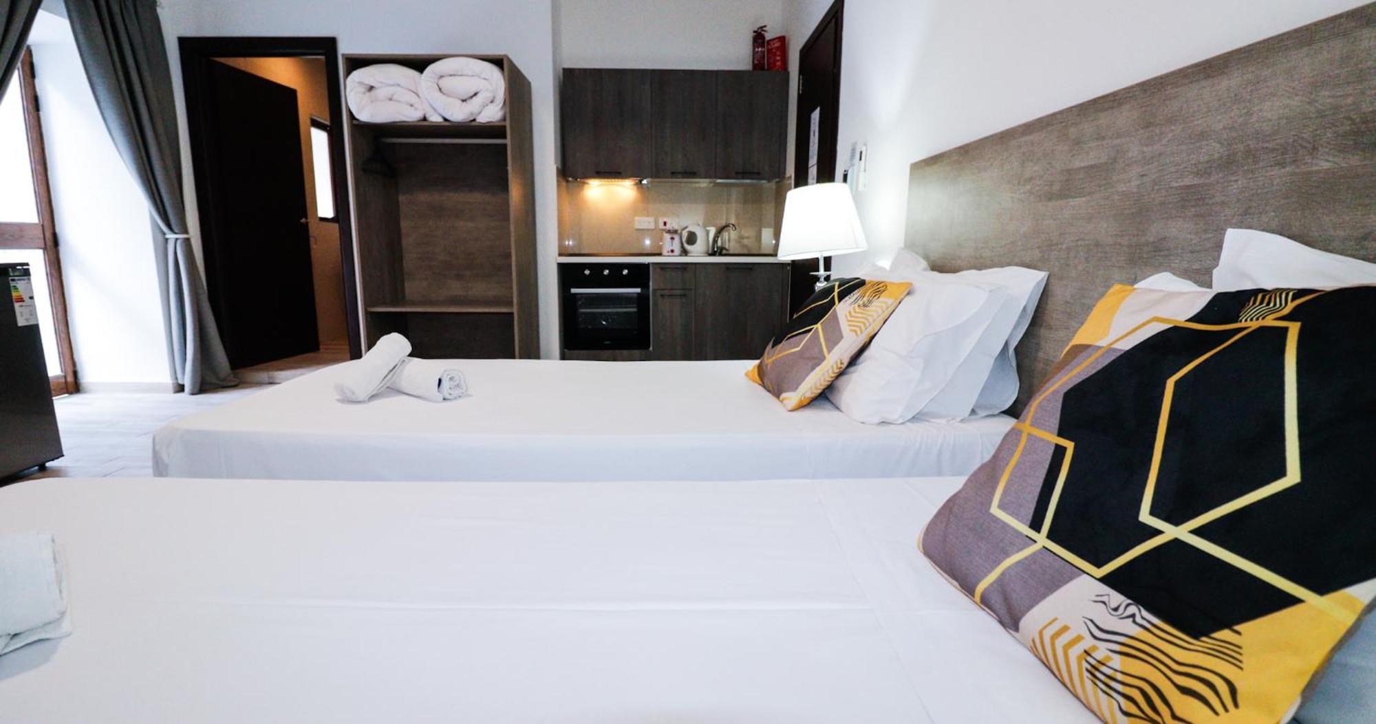 Napoli Suites Studios Aparthotel Saint Julian's ภายนอก รูปภาพ