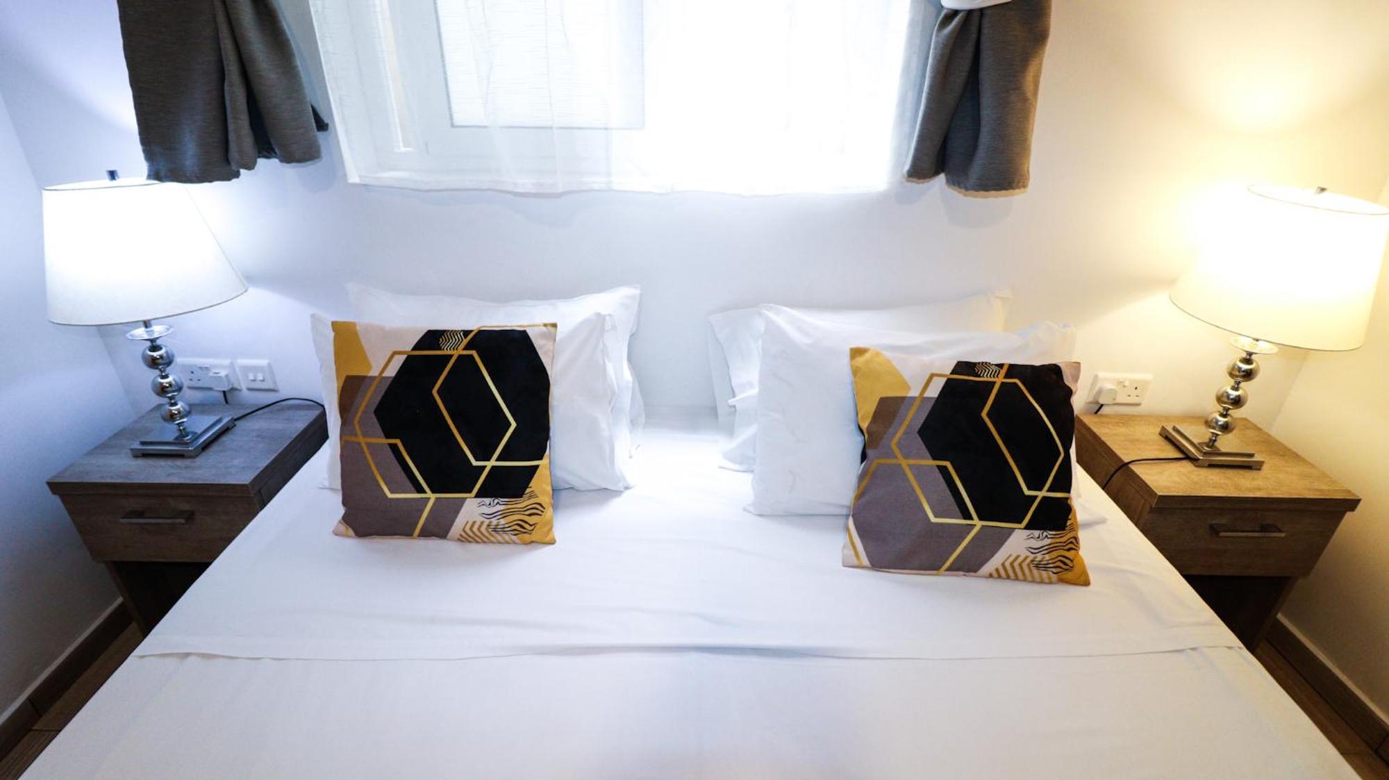 Napoli Suites Studios Aparthotel Saint Julian's ภายนอก รูปภาพ