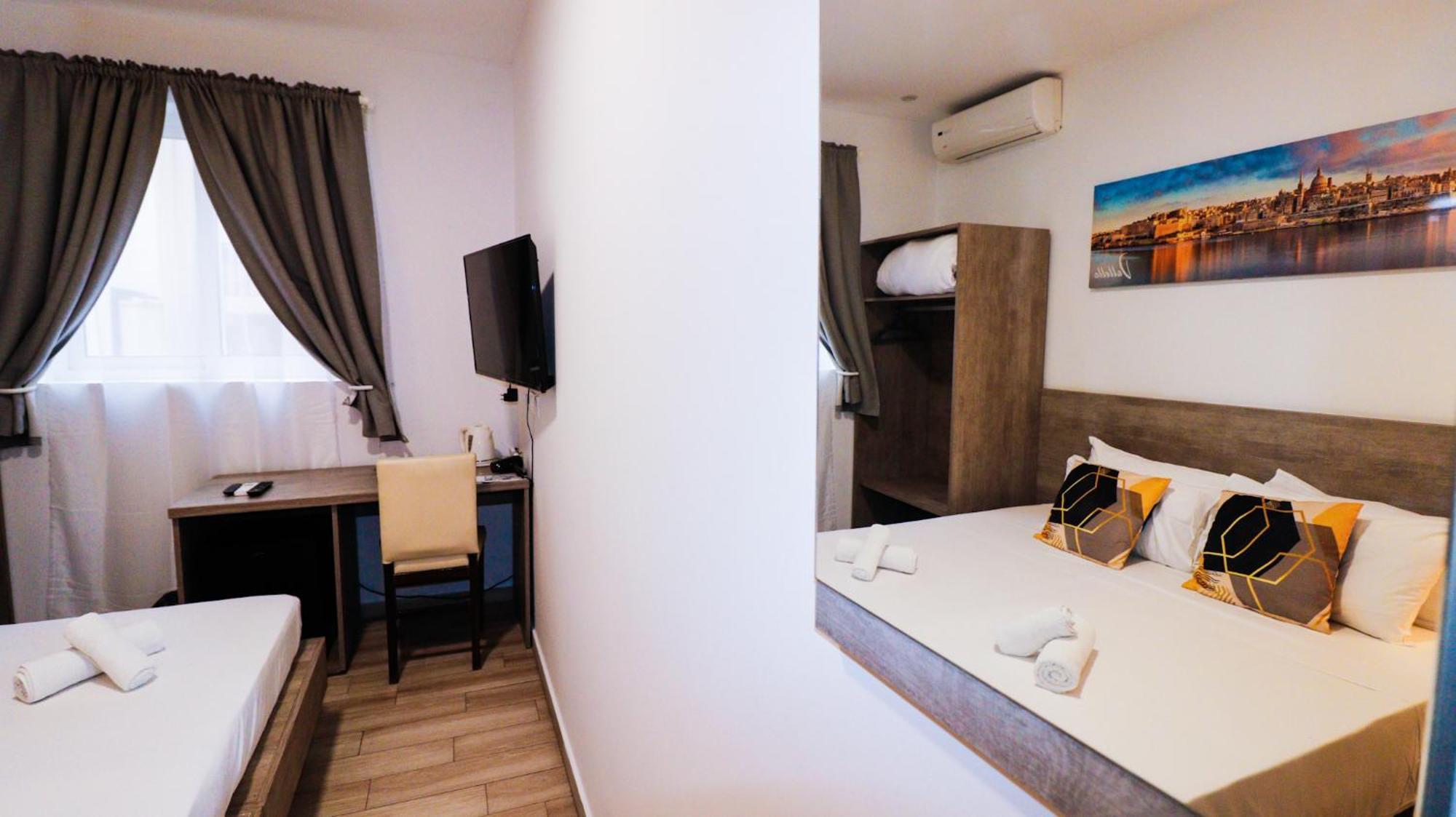 Napoli Suites Studios Aparthotel Saint Julian's ภายนอก รูปภาพ